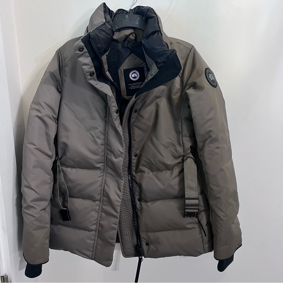 Canada Goose
McKenna Jacket - Picture 6 of 13
